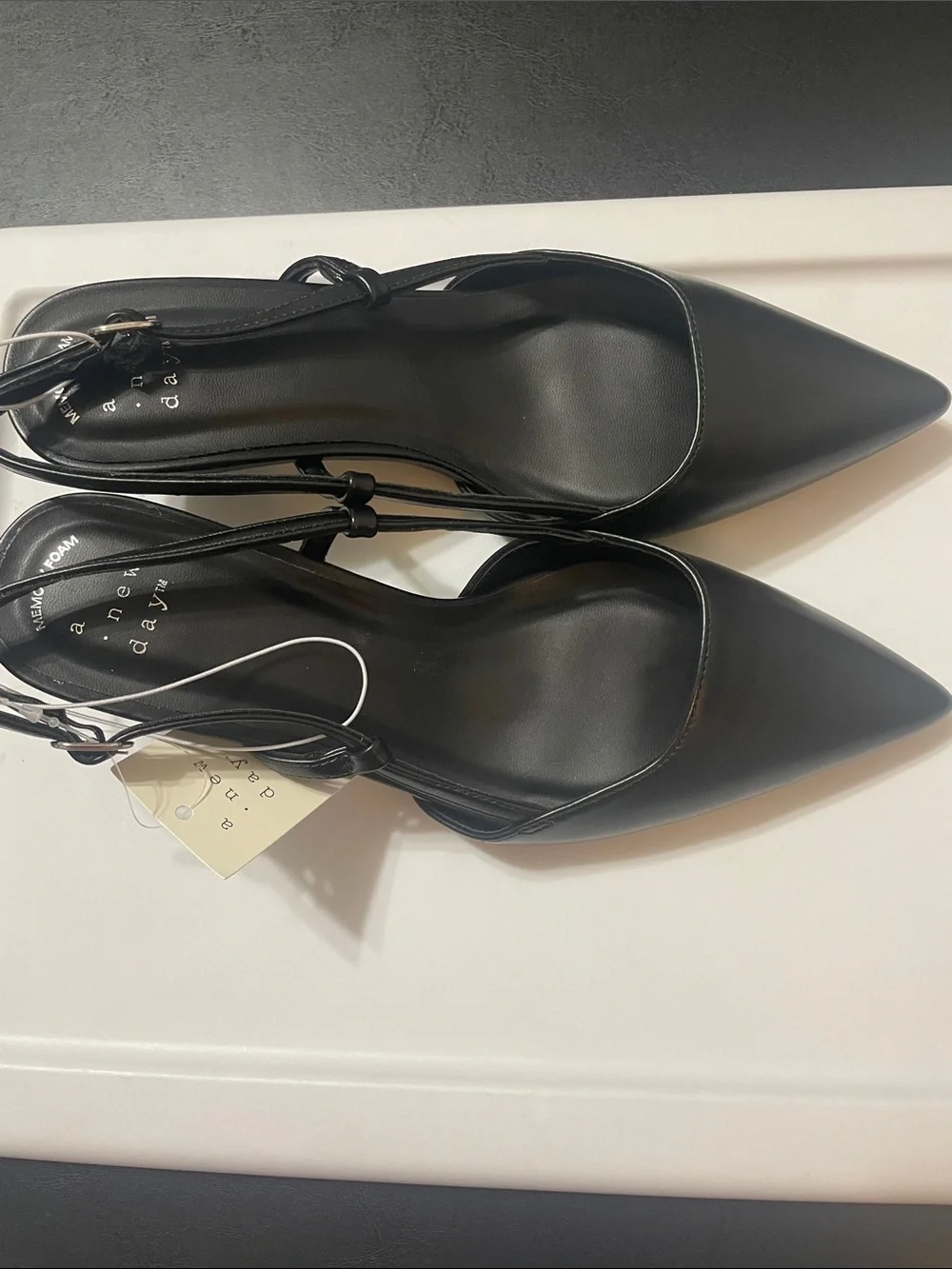 a new day Black Pointed Slingback kitten heels pointed toe NWT Sz. 6w